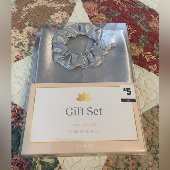 Other - Silver Satin Gift Set